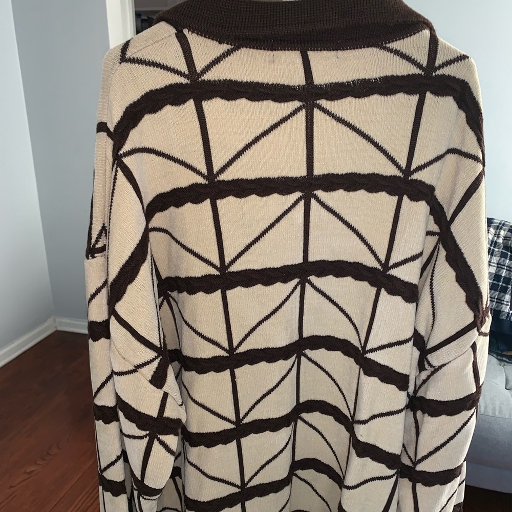 Sweater - Picture 4 of 4